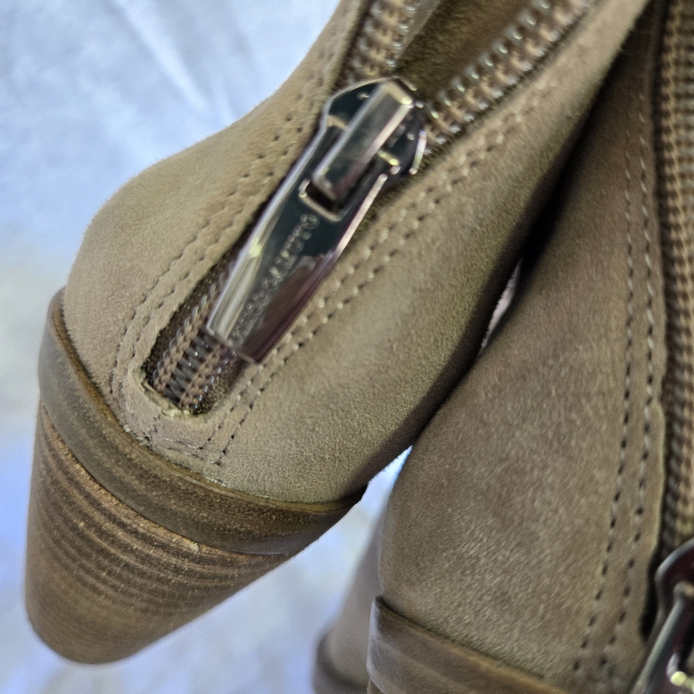 Vince Camuto GIGIETTA BOOTIE Size 7.5 - Picture 6 of 11